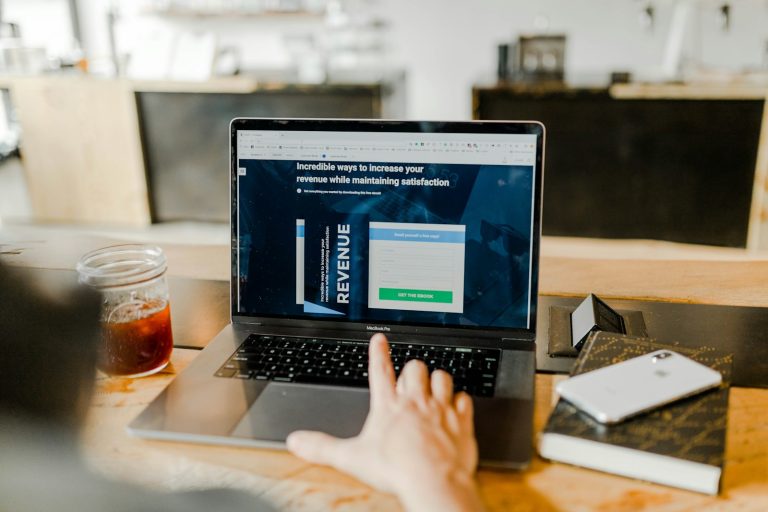 How to Hit $1,000 Hosting MRR With a $4.50 Cheap cPanel License (2026)